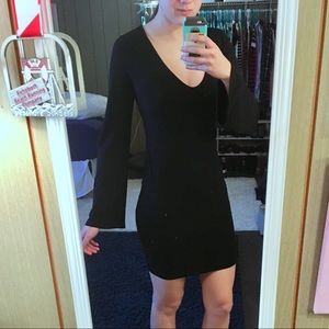 Fitted V-neck dress